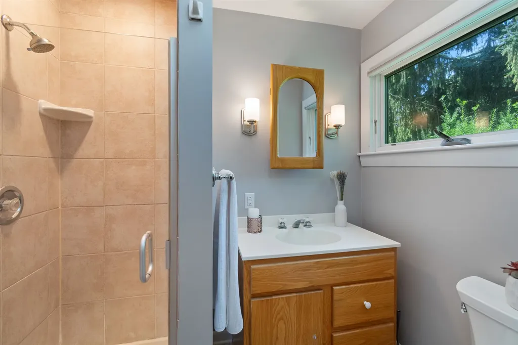 2 Crescent Road Burlington VT 05401-4116