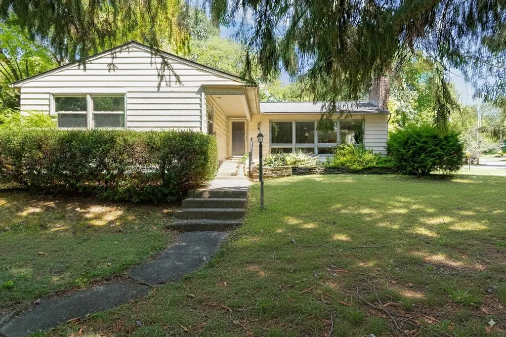 2 Crescent Road Burlington VT 05401-4116