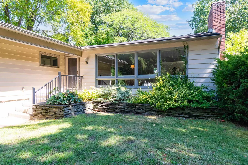 2 Crescent Road Burlington VT 05401-4116