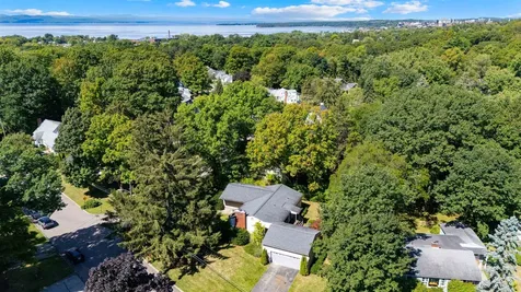 2 Crescent Road Burlington VT 05401-4116