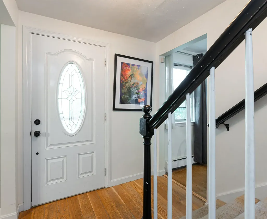 18 Lund Drive Hudson NH 03051