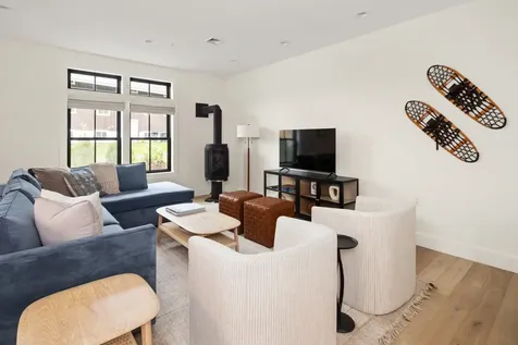 60-B Landing Circle Stowe VT 05672