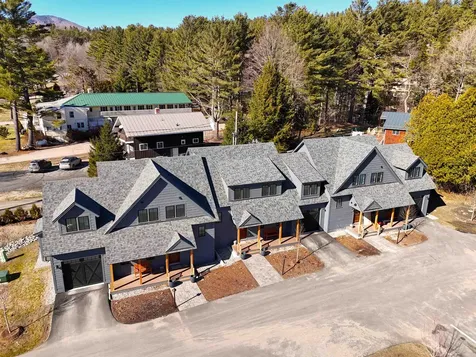 60-B Landing Circle Stowe VT 05672