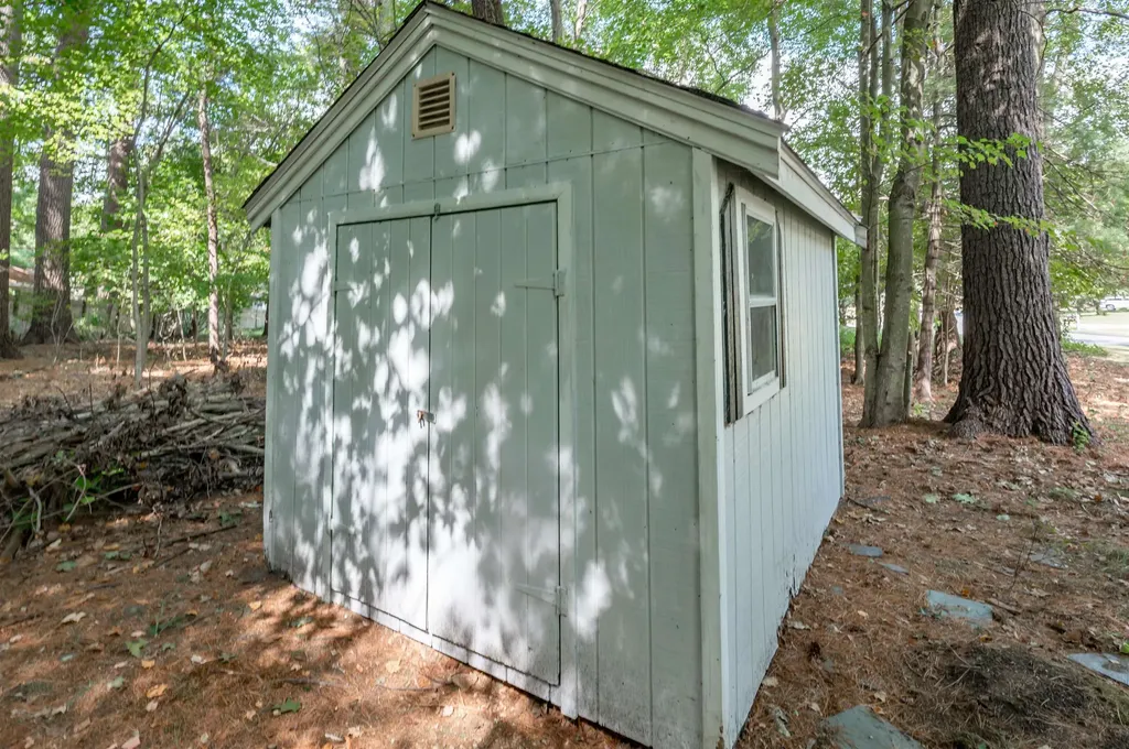 14 Roberts Road Wilmington MA 01887