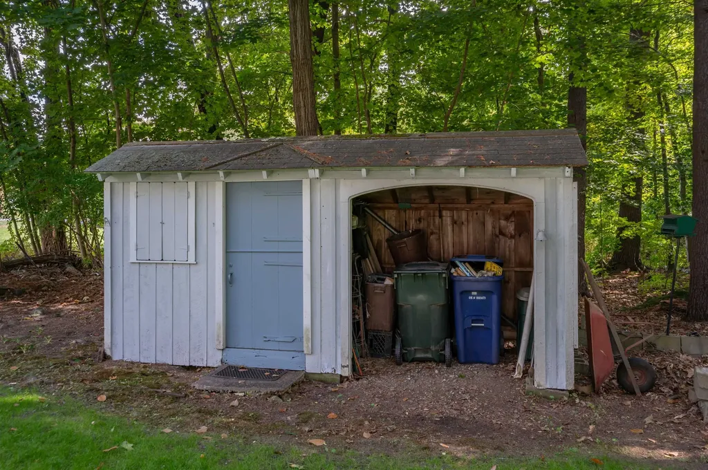 14 Roberts Road Wilmington MA 01887