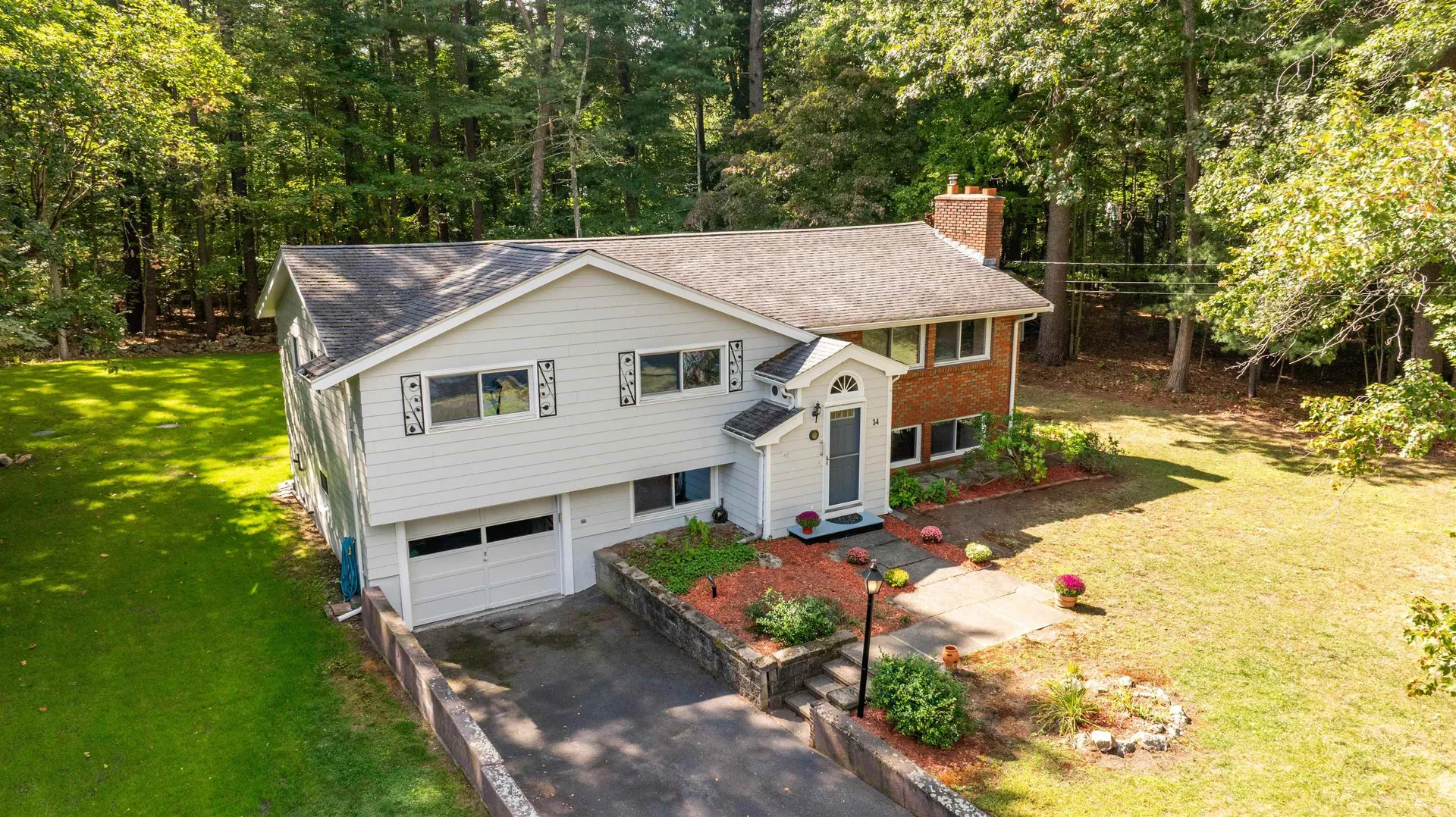 14 Roberts Road Wilmington MA 01887