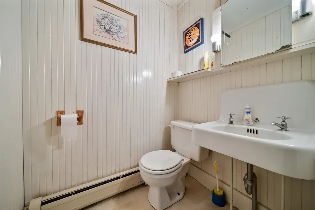 28 Pine Colony Road Franklin NH 03235