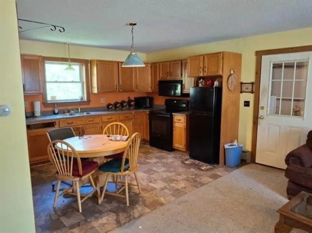 29 Cross Street Newport City VT 05855