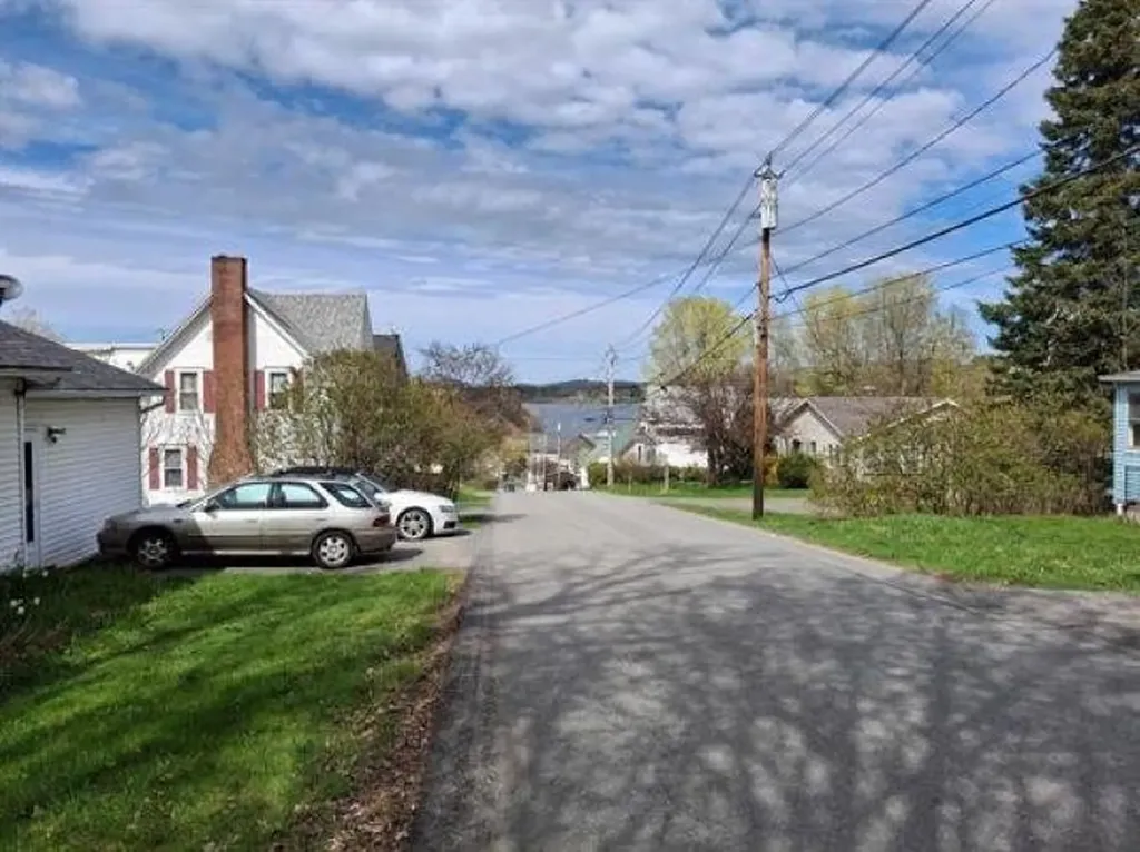 29 Cross Street Newport City VT 05855