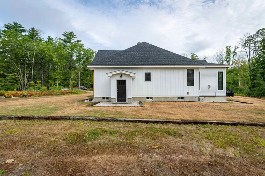 96 Ledgewood Lane Brownfield ME 04010