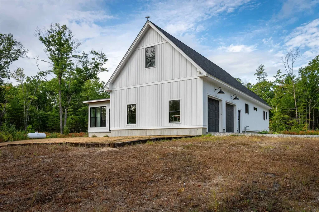 96 Ledgewood Lane Brownfield ME 04010