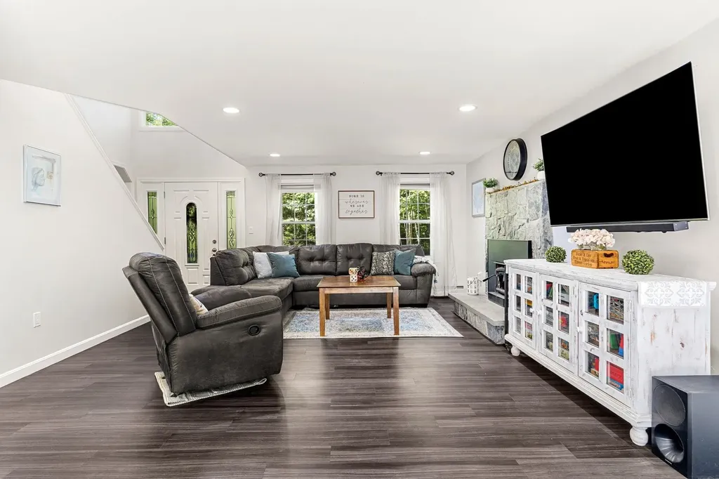 1 Sandy Lane Hooksett NH 03106-2309