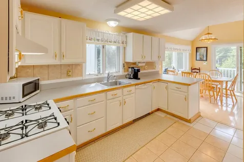 28 Barefoot Place Gilford NH 03249