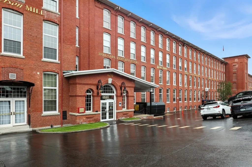 670 Commercial Street Manchester NH 03101