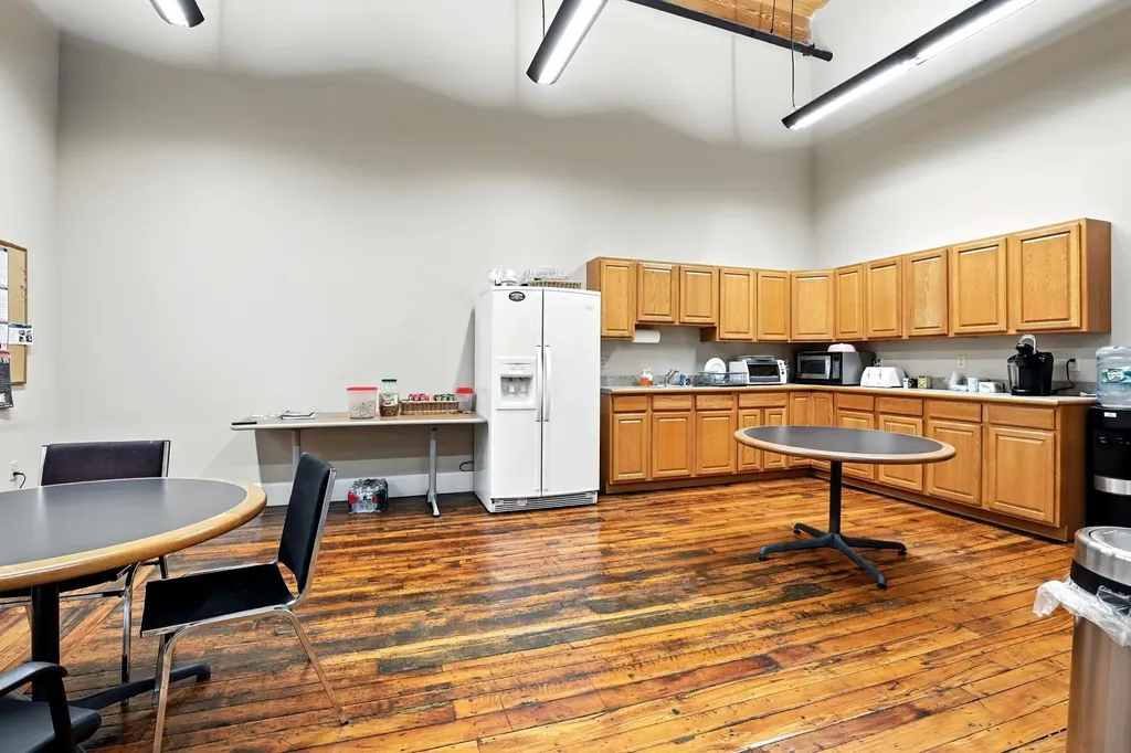 670 Commercial Street Manchester NH 03101