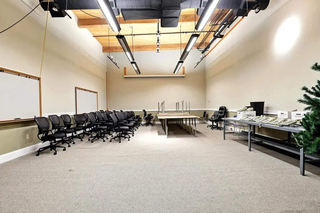 670 Commercial Street Manchester NH 03101