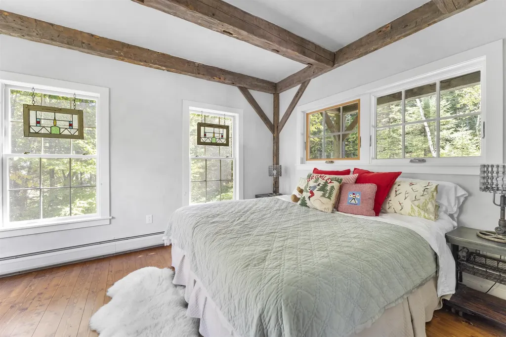 3221 Hapgood Pond Road Peru VT 05155