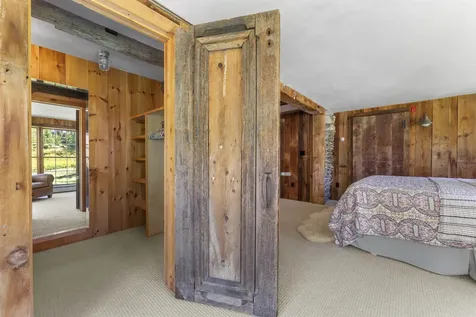 3221 Hapgood Pond Road Peru VT 05155