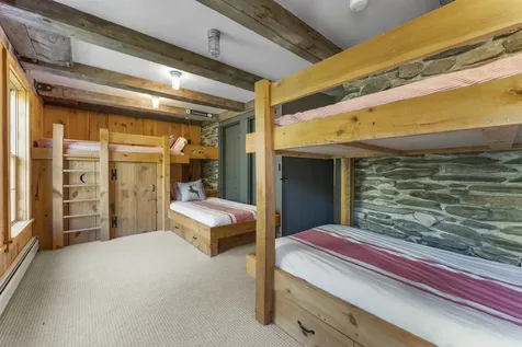 3221 Hapgood Pond Road Peru VT 05155