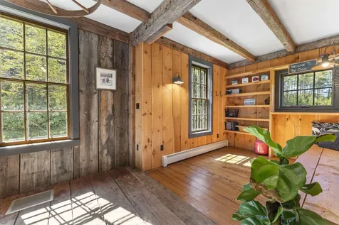 3221 Hapgood Pond Road Peru VT 05155