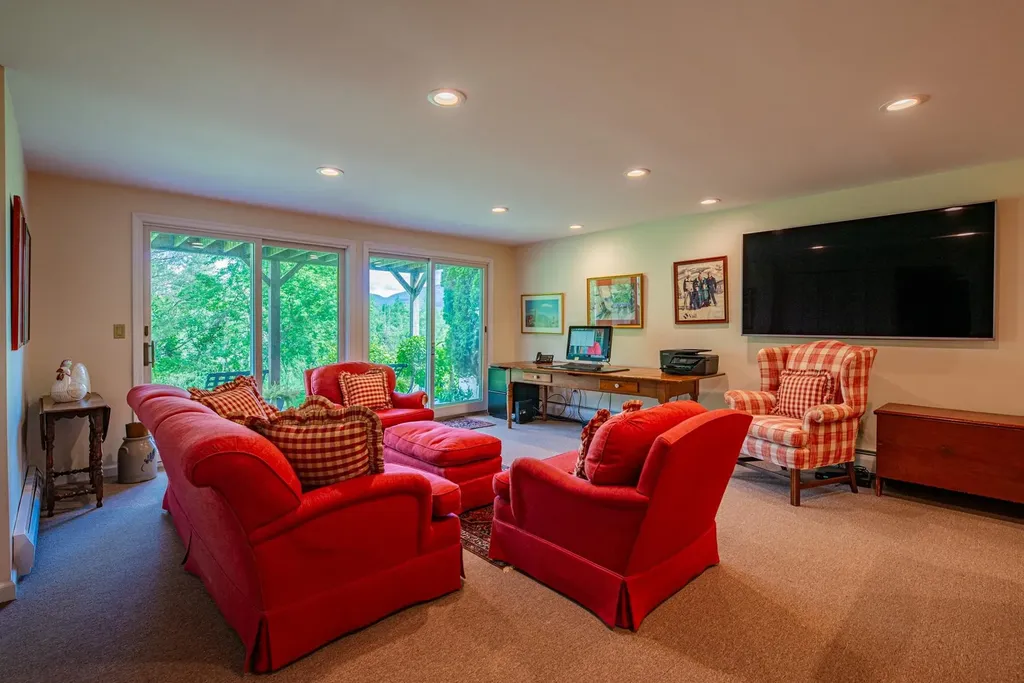 263 Kestrel Court Manchester VT 05254