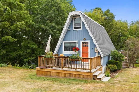 1 E Bluff Highlands Meredith NH 03253