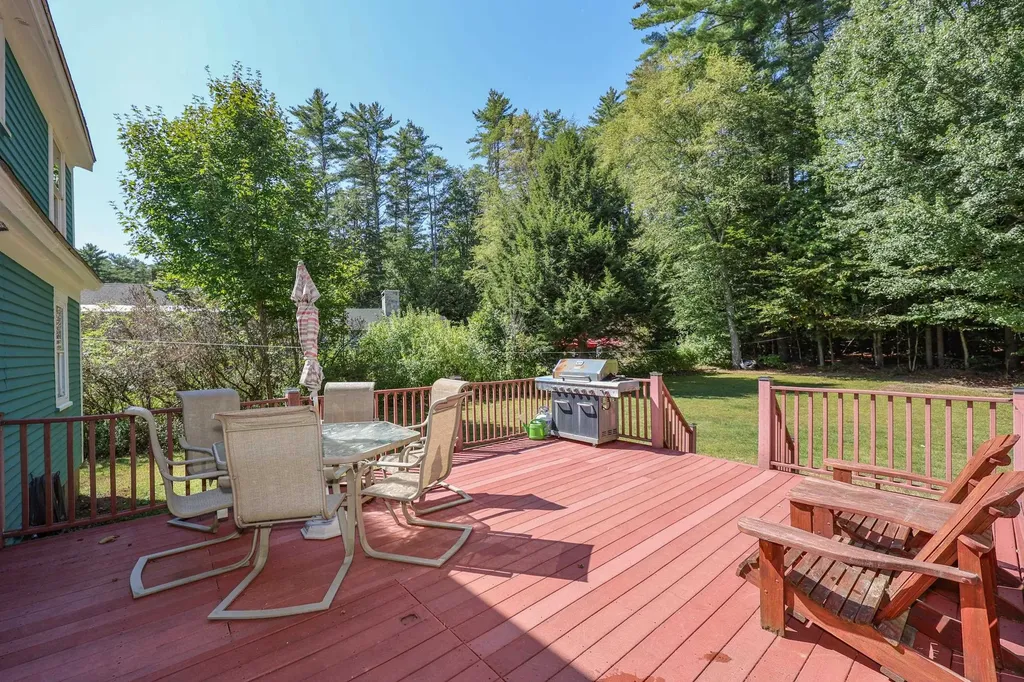 11 Crescent Street Hill NH 03243