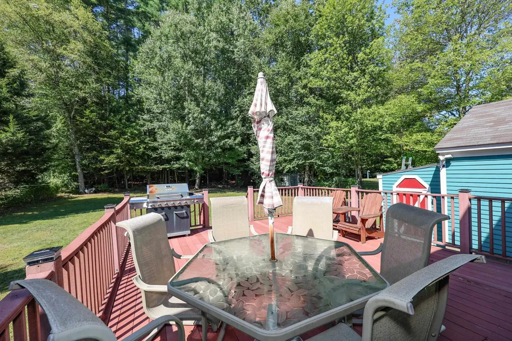 11 Crescent Street Hill NH 03243