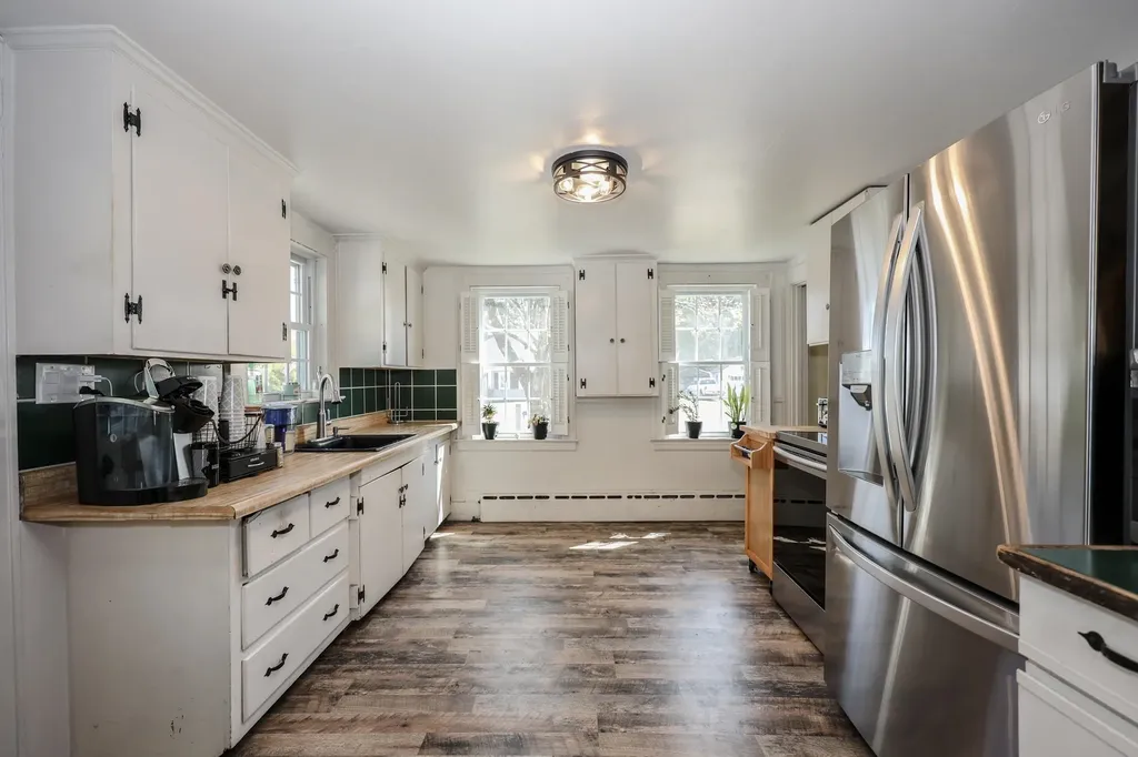 11 Crescent Street Hill NH 03243