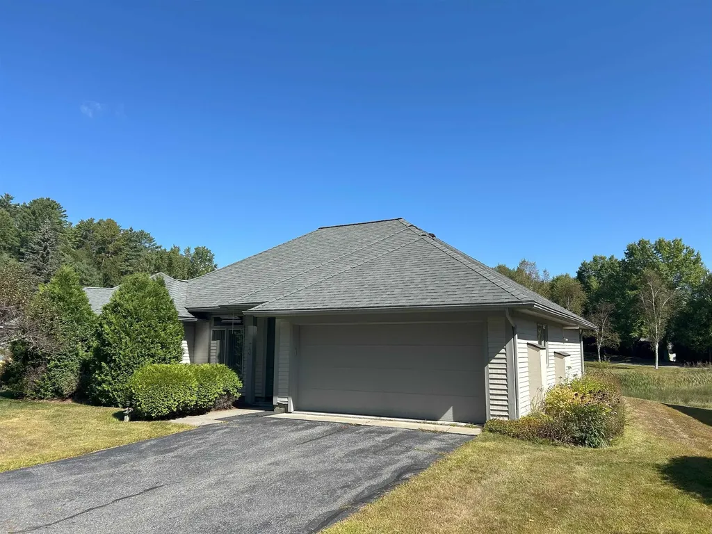 73 Iris Way Hartford VT 05001