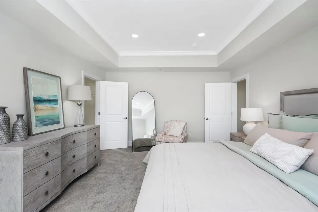 8 Acadia Drive Hudson NH 03051