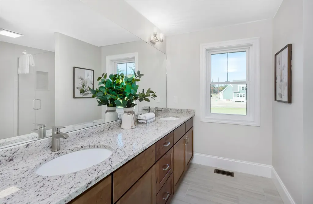 8 Acadia Drive Hudson NH 03051