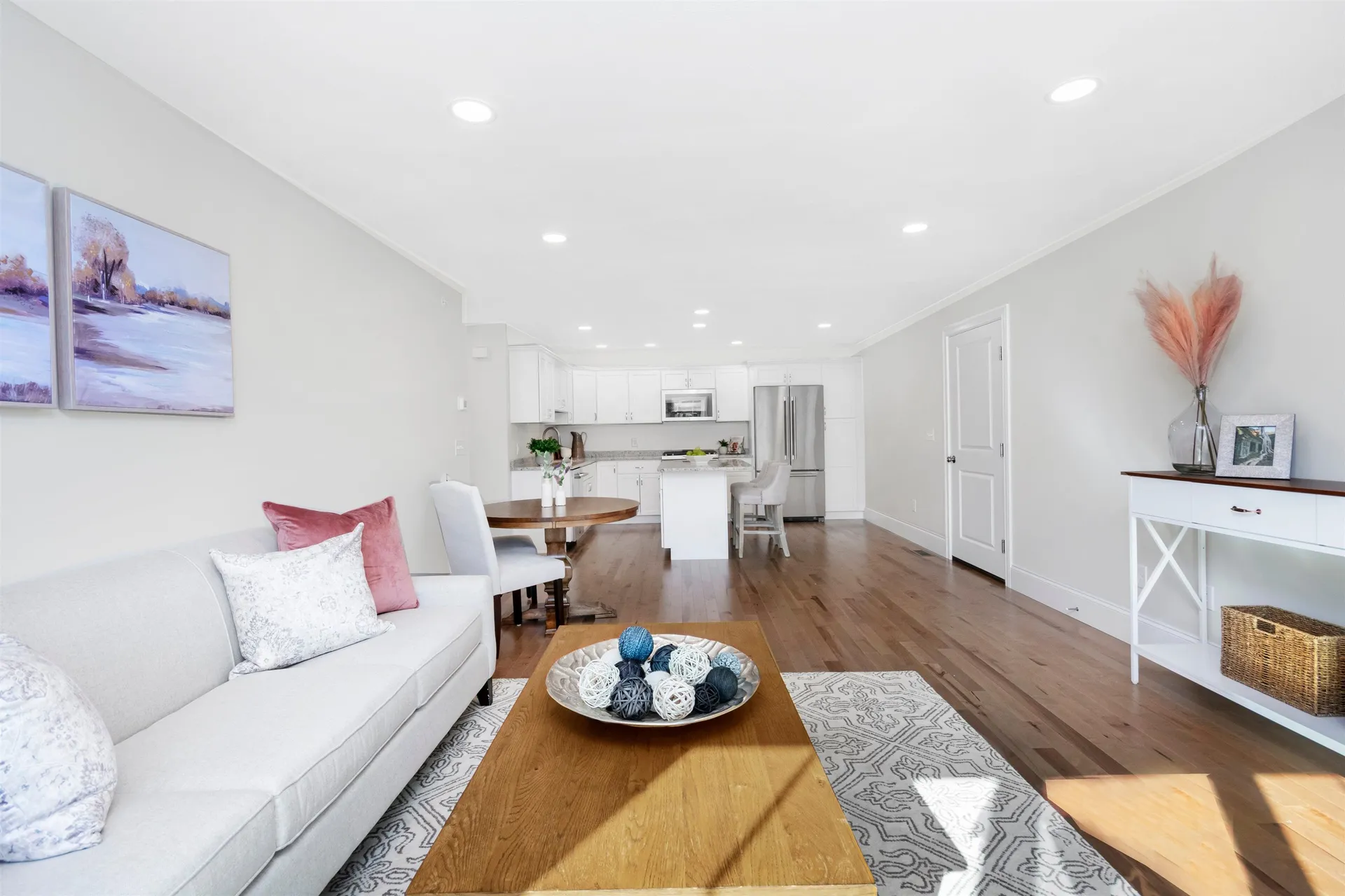 8 Acadia Drive Hudson NH 03051