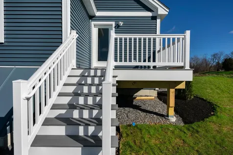 8 Acadia Drive Hudson NH 03051