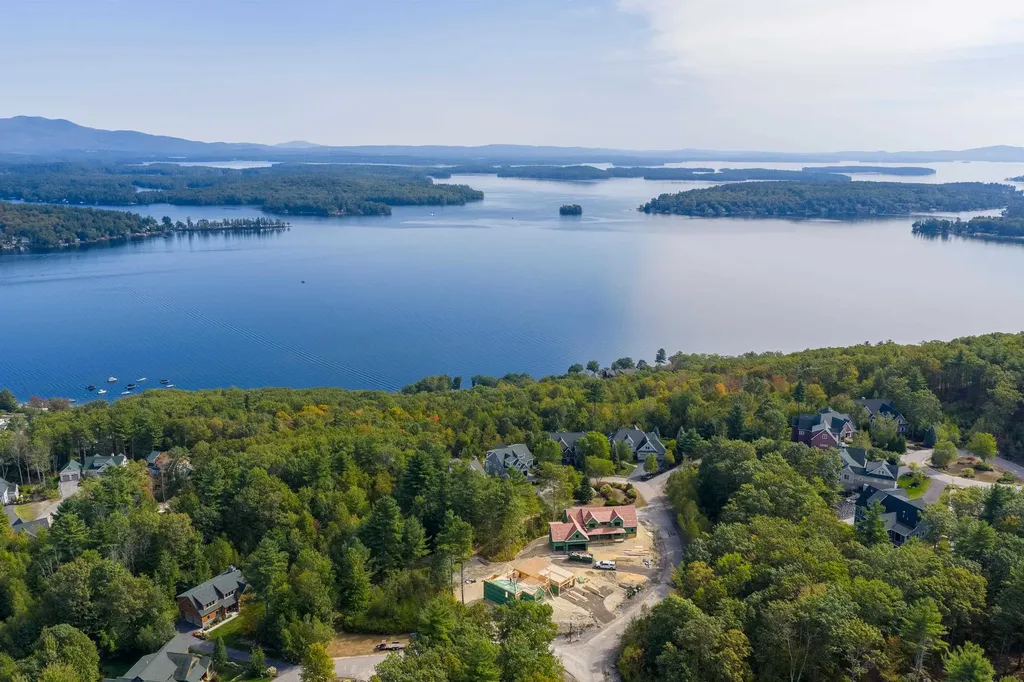 6 Windjammer Ridge Laconia NH 03246