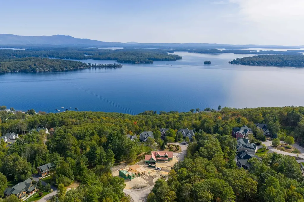 6 Windjammer Ridge Laconia NH 03246