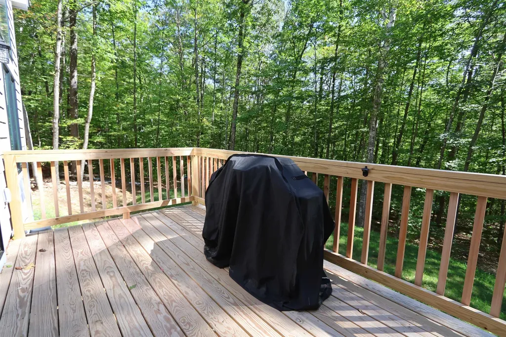 18 Panaway Drive Campton NH 03223