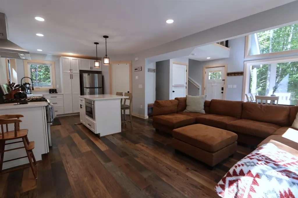 18 Panaway Drive Campton NH 03223