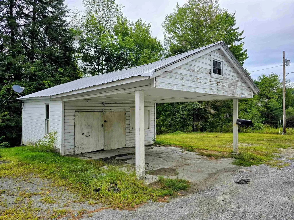 8574 Vermont Route 25 Corinth VT 05040