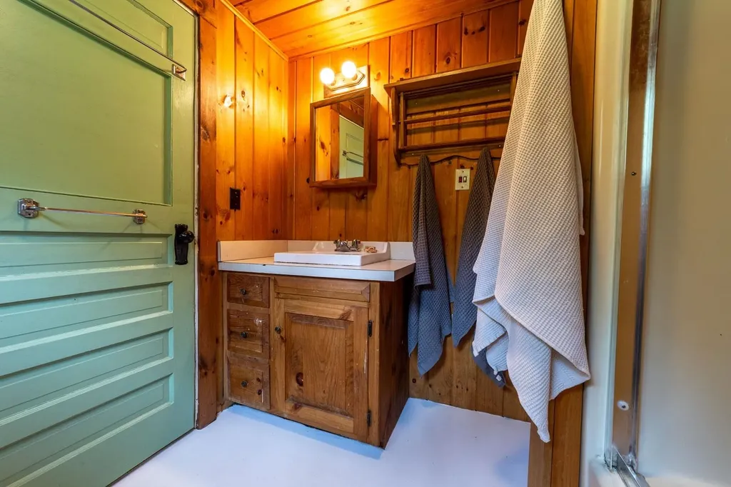 26 Don Gerry Road Bristol NH 03222