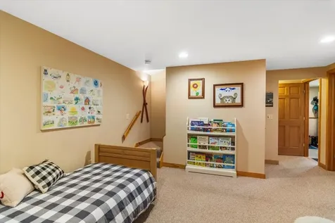 17 Signal Hill Road Winhall VT 05340