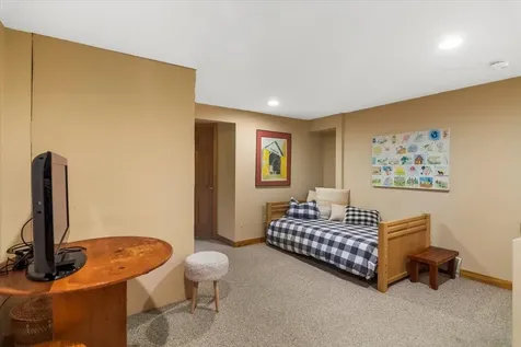 17 Signal Hill Road Winhall VT 05340