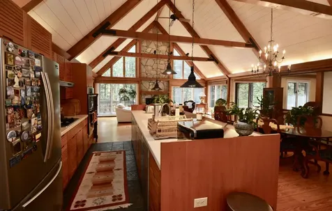 27 Hummingbird Hill Grantham NH 03753