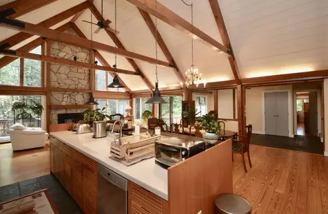 27 Hummingbird Hill Grantham NH 03753