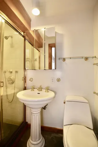 27 Hummingbird Hill Grantham NH 03753