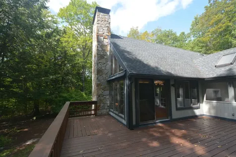 27 Hummingbird Hill Grantham NH 03753