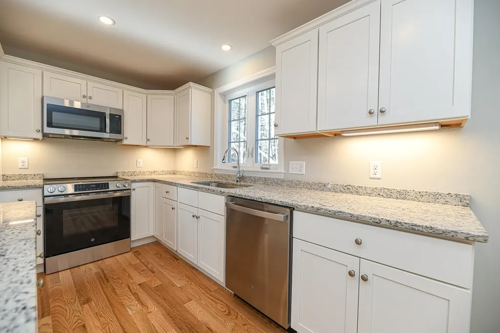 1 Delphi Way Londonderry NH 03053