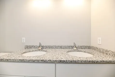 1 Delphi Way Londonderry NH 03053