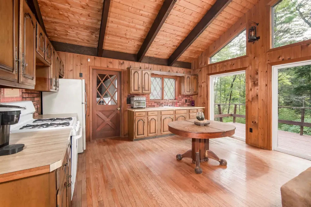 109 Bartlett Road Kittery ME 03905