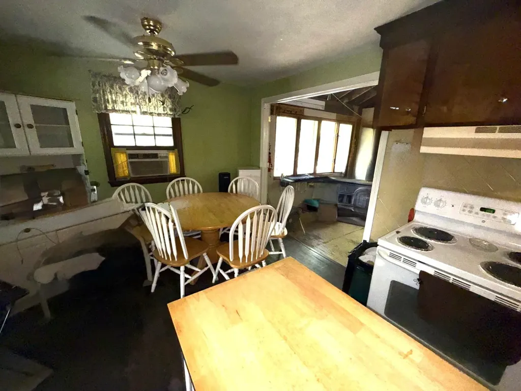 446 Mammoth Road Pelham NH 03076